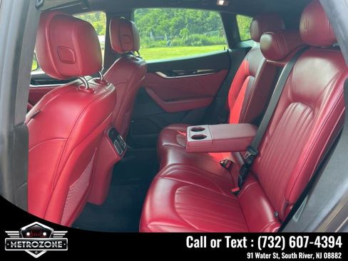 Used 2022 Maserati Levante GT image 21