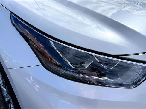 New 2026 Toyota Highlander Platinum AWD/4WD image 13