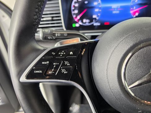 Used 2024 Mercedes-Benz GLE 350 4MATIC image 9