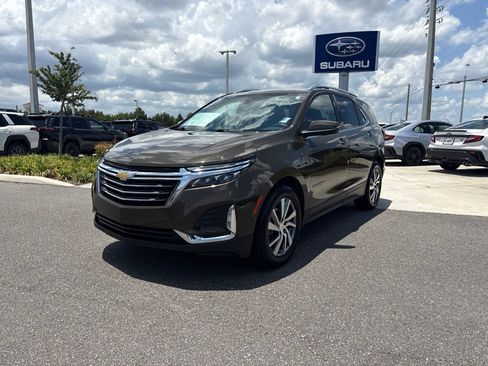 Used 2023 Chevrolet Equinox Premier FWD image 1