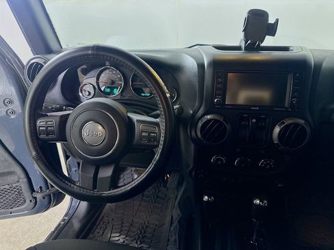 Used 2016 Jeep Wrangler Sport image 14