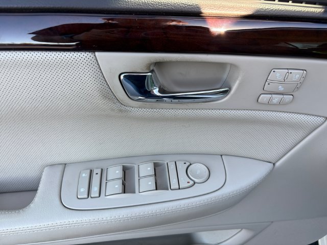 Used 2008 Cadillac DTS FWD image 18
