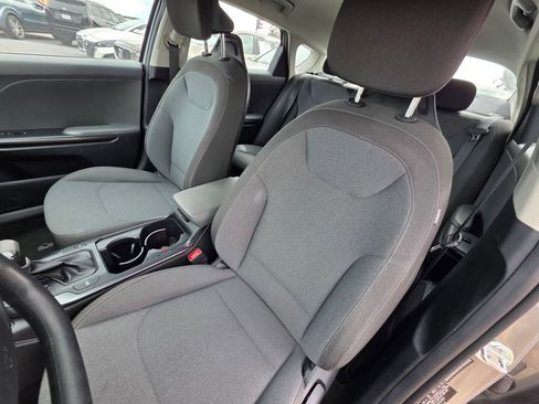 Used 2025 Kia K4 FWD image 14