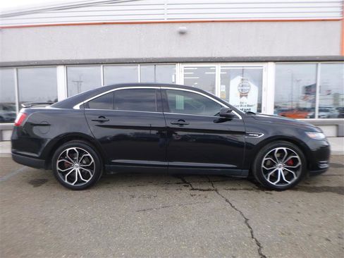 Used 2018 Ford Taurus SHO w/ Sho Performance Package image 4