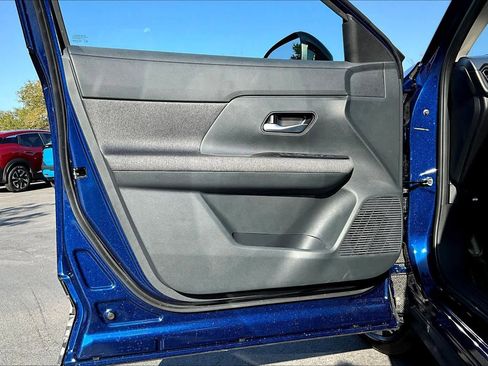 New 2026 Nissan Kicks SV image 10