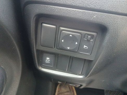 Used 2017 Nissan Juke S FWD image 23