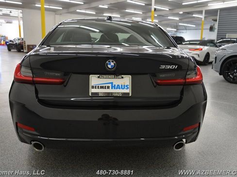 Used 2023 BMW 330i Sedan w/ Premium Package image 10
