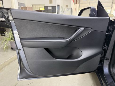 Used 2022 Tesla Model Y Performance AWD/4WD image 10