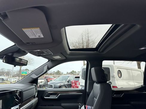 Used 2025 Chevrolet Silverado 1500 LT Trail Boss w/ Convenience Package II AWD/4WD image 23