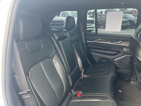 Certified 2023 Jeep Grand Cherokee Overland w/ Luxury Tech Group IV AWD/4WD image 22
