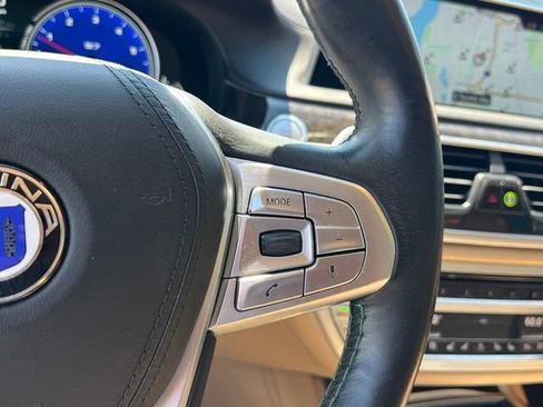 Used 2017 BMW ALPINA B7 xDrive AWD/4WD image 21