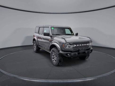 New 2025 Ford Bronco Badlands image 2