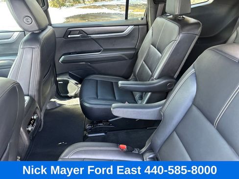 Used 2024 GMC Acadia Elevation image 22