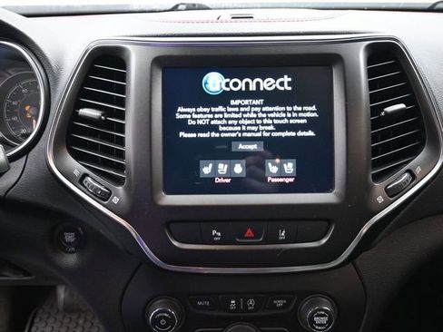 Used 2021 Jeep Cherokee Trailhawk w/ Premium Leather Package image 24