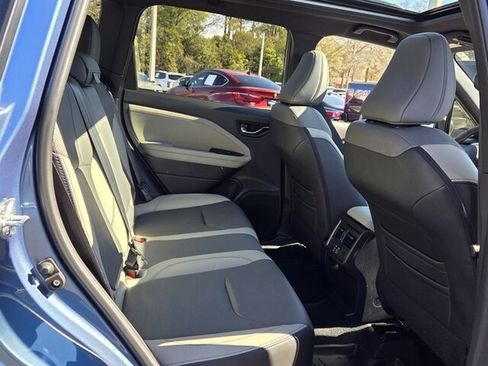 Used 2025 Subaru Forester Limited image 18