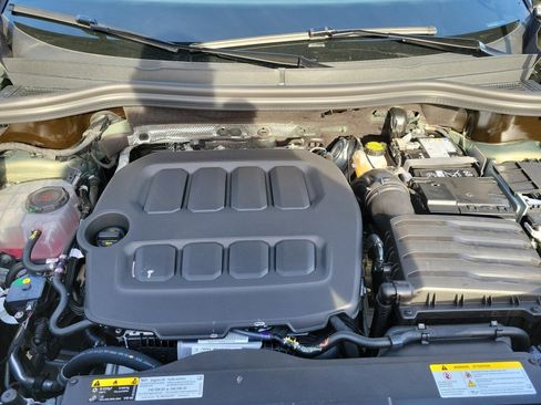 New 2026 Volkswagen Tiguan SE R-Line AWD/4WD image 16
