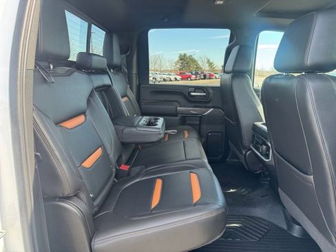 Used 2020 GMC Sierra 2500 AT4 w/ AT4 Premium Package image 18