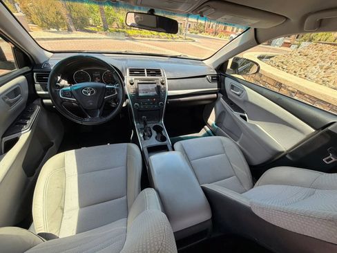 Used 2017 Toyota Camry SE FWD image 16