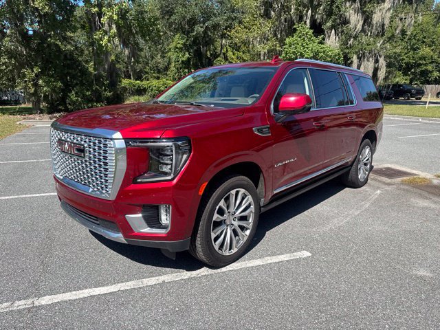 Used 2022 GMC Yukon XL Denali RWD image 1