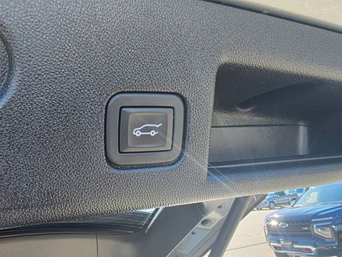 Used 2023 Chevrolet Equinox RS image 7