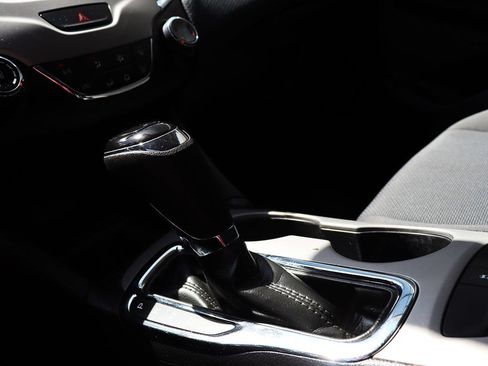 Used 2018 Chevrolet Cruze LS FWD image 50