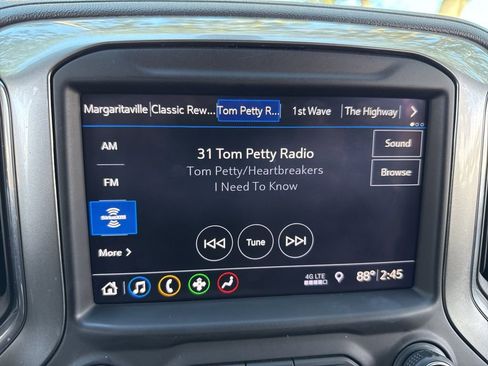 Used 2019 Chevrolet Silverado 1500 LT w/ Convenience Package image 31