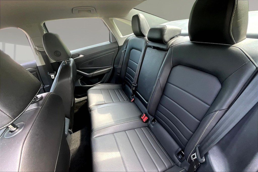 Used 2024 Volkswagen Jetta SE FWD image 20