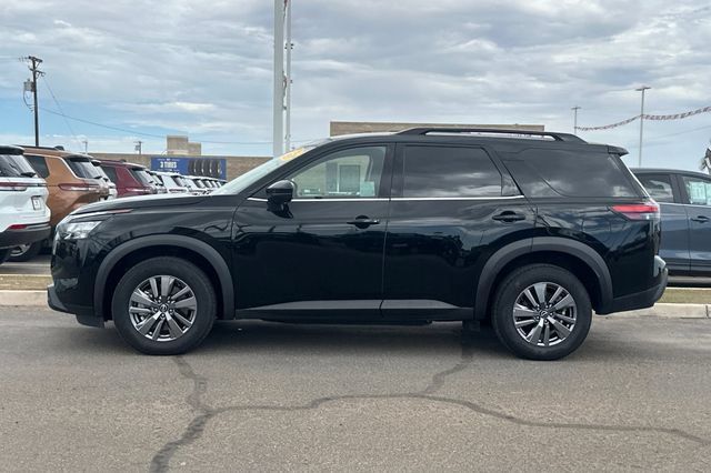Used 2025 Nissan Pathfinder SV AWD/4WD image 6