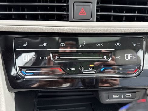New 2026 Volkswagen Jetta SE FWD image 19