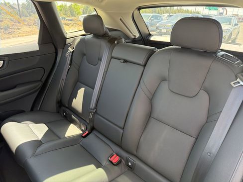 Used 2025 Volvo XC60 B5 Plus AWD/4WD image 22