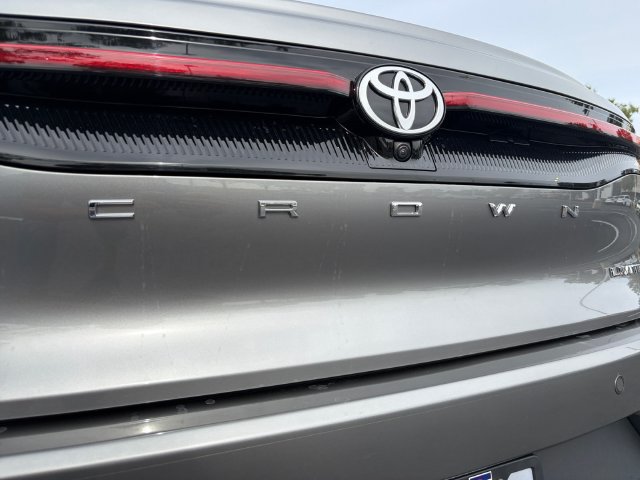 Certified 2023 Toyota Crown AWD/4WD image 23