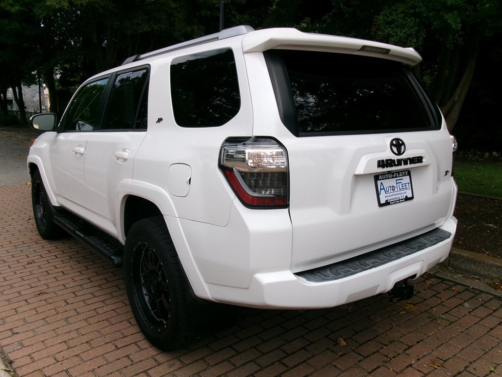 Used 2016 Toyota 4Runner SR5 RWD image 8