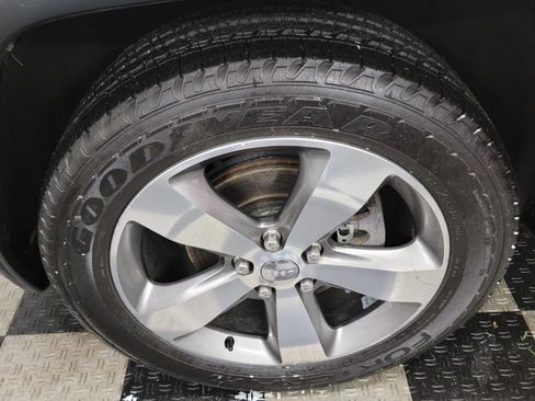 Used 2015 Jeep Grand Cherokee Limited w/ Luxury Group II AWD/4WD image 32