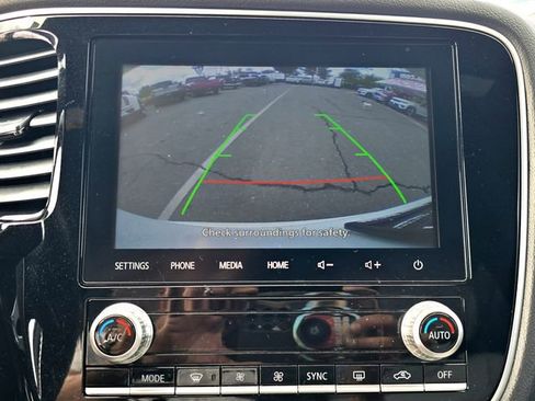 Used 2022 Mitsubishi Outlander SEL image 11