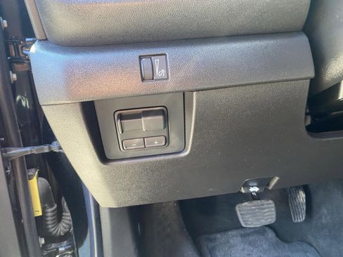 Used 2026 Chevrolet Colorado Trail Boss AWD/4WD image 29