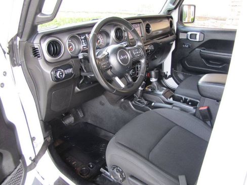 Used 2022 Jeep Gladiator Sport AWD/4WD image 13