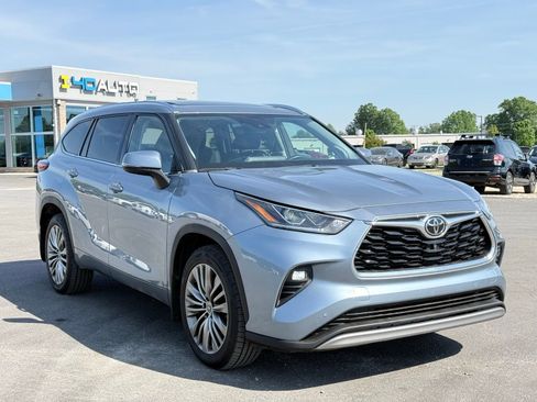 Used 2022 Toyota Highlander Platinum AWD/4WD image 6
