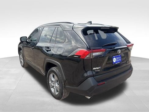 Used 2025 Toyota RAV4 XLE AWD/4WD image 12