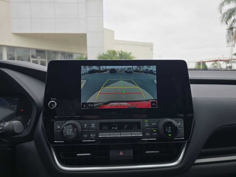 Certified 2026 Toyota Grand Highlander FWD image 30