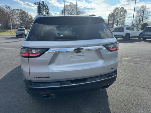 Used 2020 Chevrolet Traverse Premier w/ Redline Edition image 5