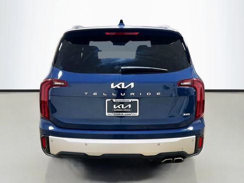 Certified 2023 Kia Telluride S image 6