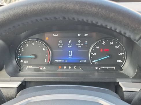 Used 2023 Ford Explorer XLT AWD/4WD image 32