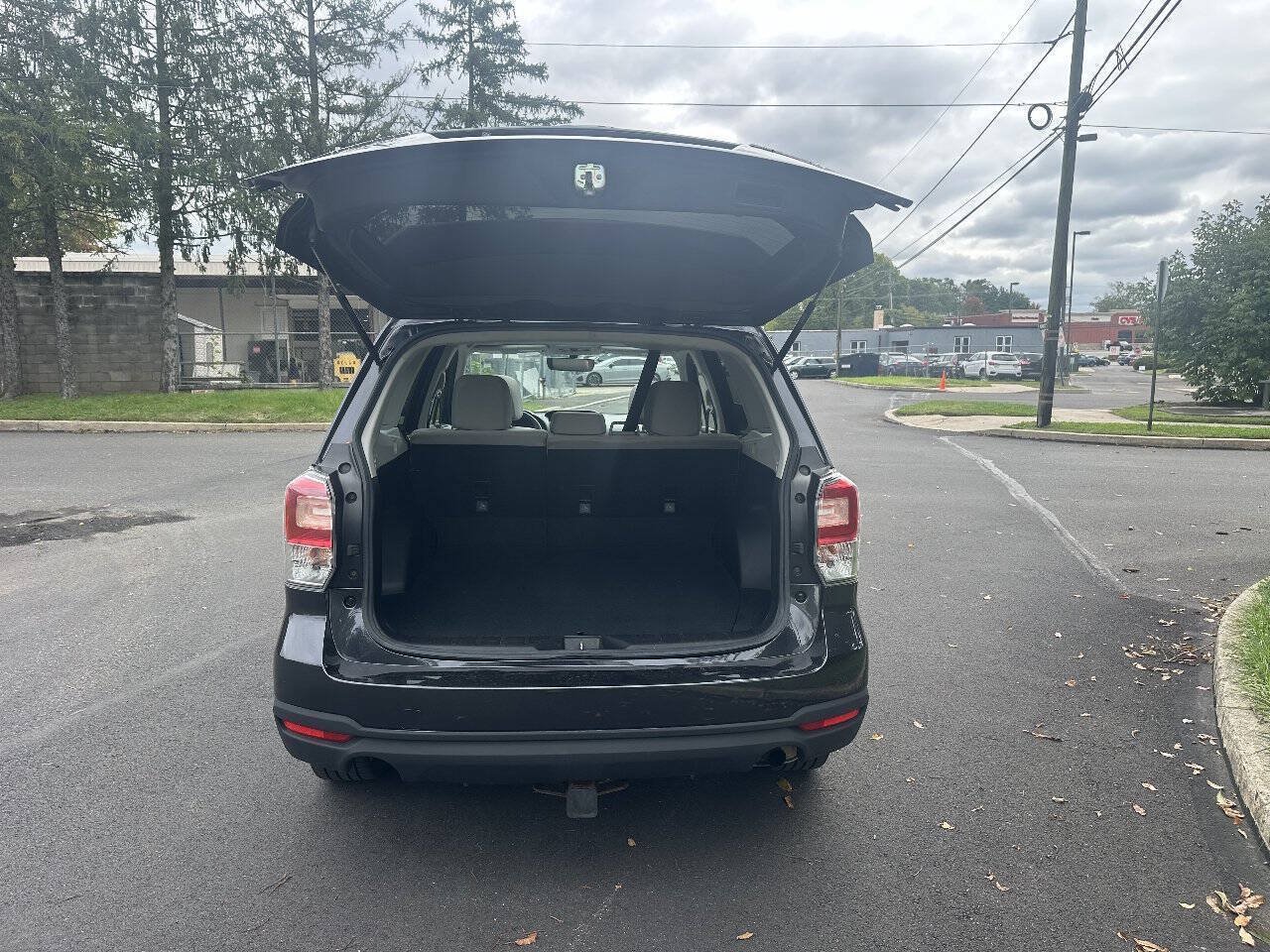 Used 2017 Subaru Forester 2.5i Premium w/ All-Weather Package AWD/4WD image 6