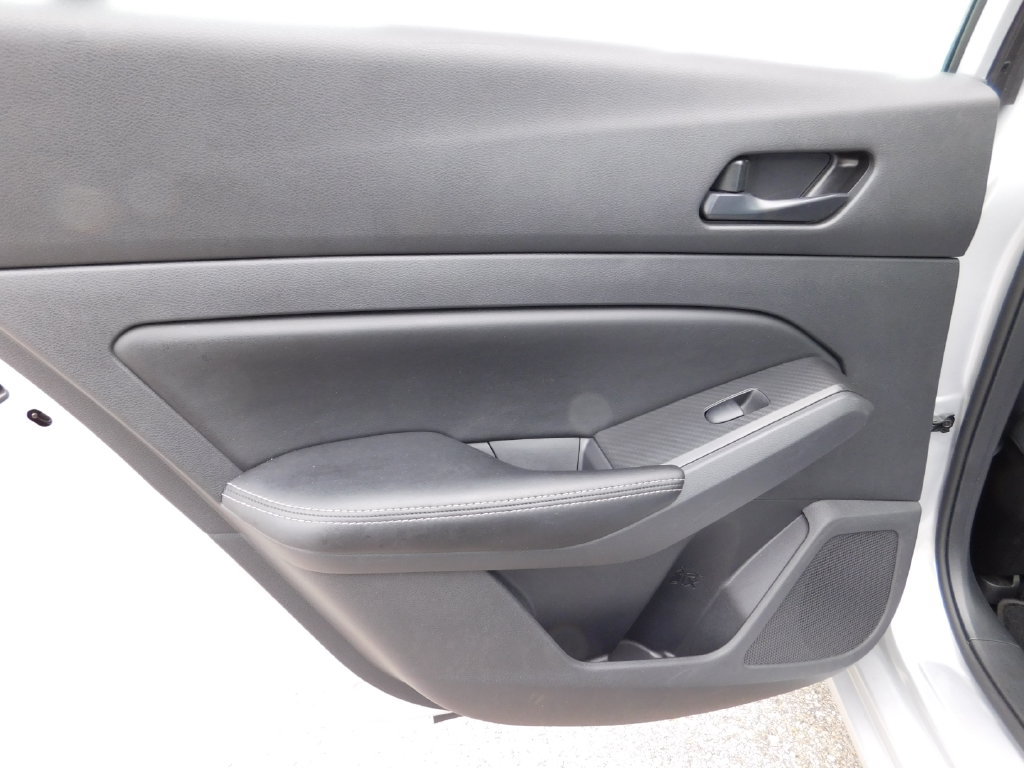 Used 2024 Nissan Altima 2.5 SV FWD image 7
