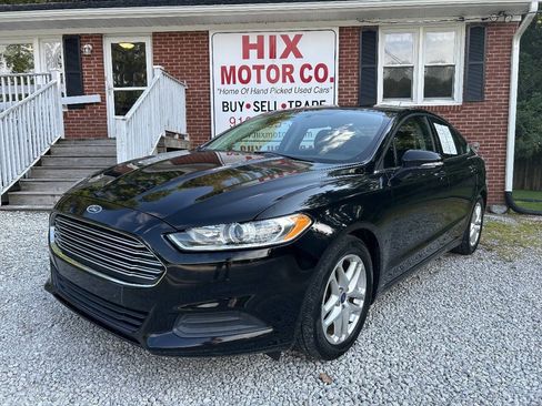 Used 2016 Ford Fusion SE FWD image 1