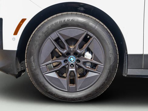 Used 2025 BMW iX xDrive50 image 32