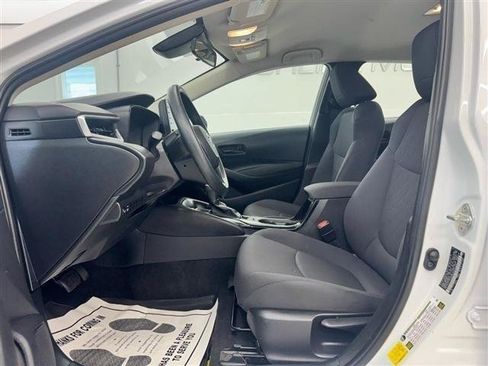 Used 2022 Toyota Corolla LE FWD image 9