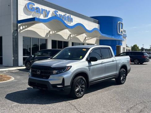 Certified 2025 Honda Ridgeline Sport image 2