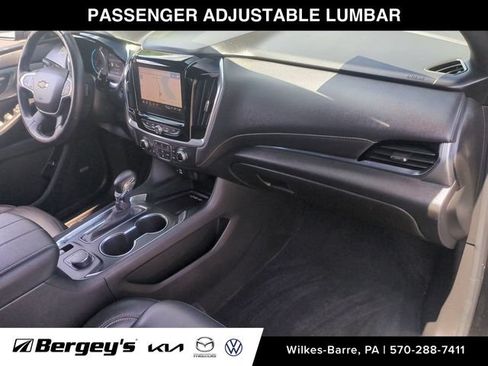Used 2022 Chevrolet Traverse LT w/ LT Premium Package AWD/4WD image 30