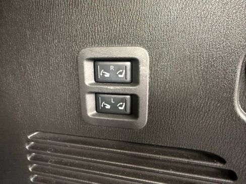 Used 2023 Nissan Armada Platinum w/ Captain's Chairs Package image 38